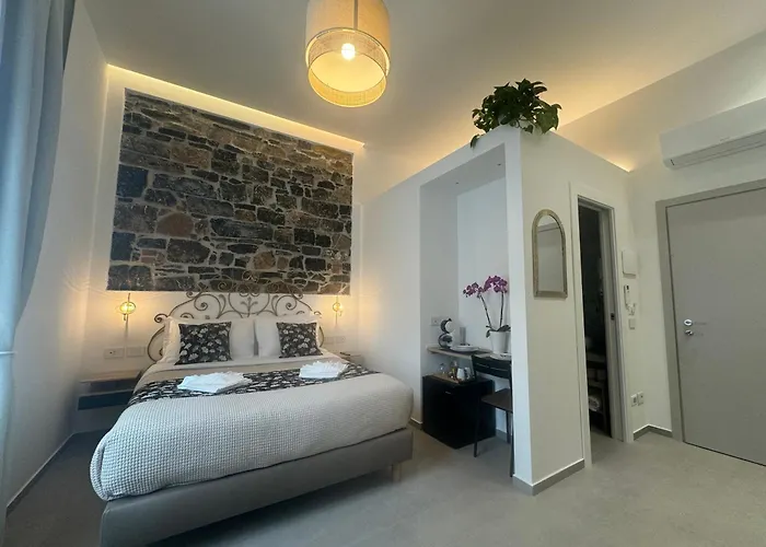 Lina & 게스트하우스 4*