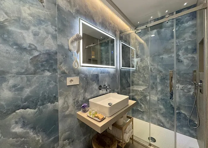 Lina & 게스트하우스